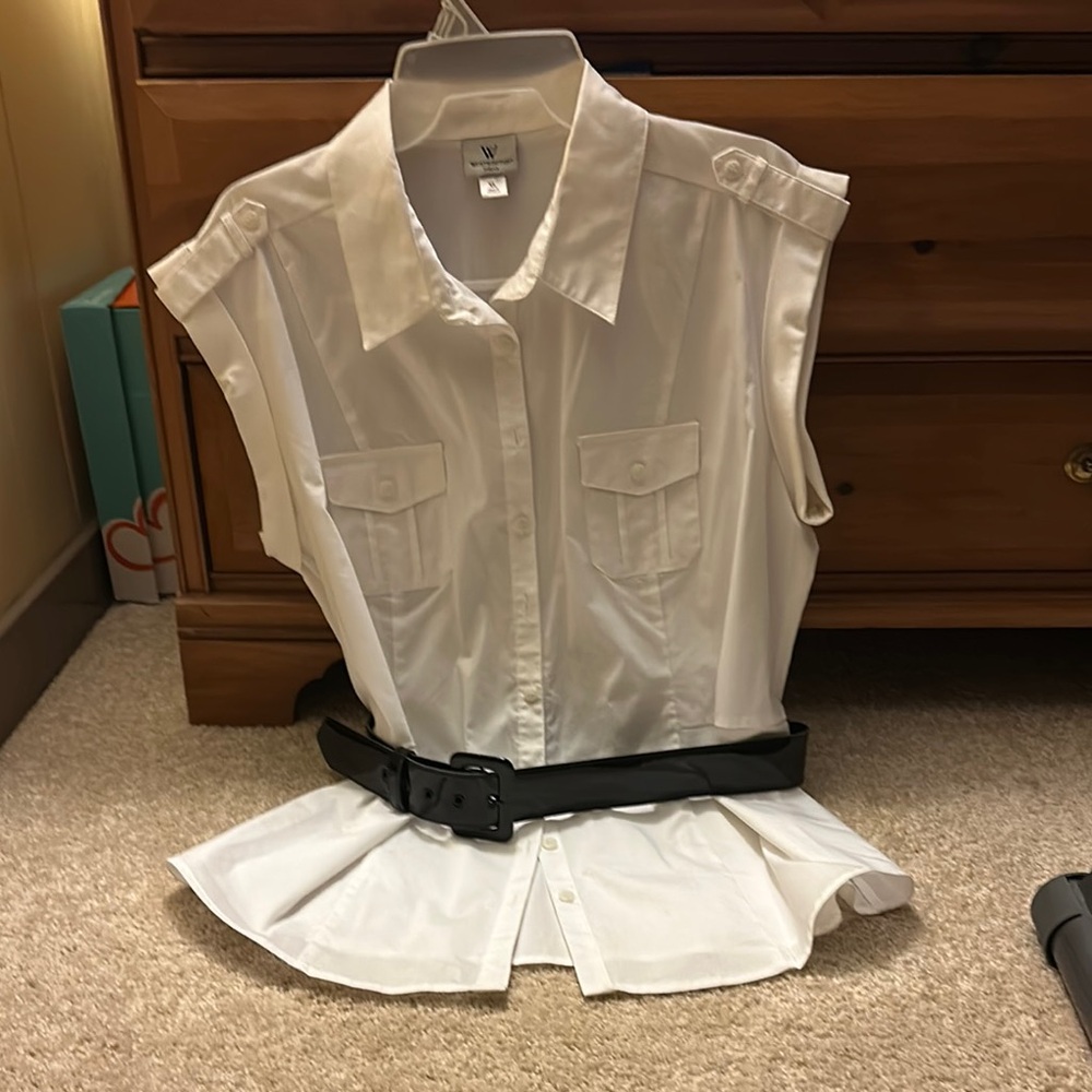 Sleeveless Blouse with Black Belt